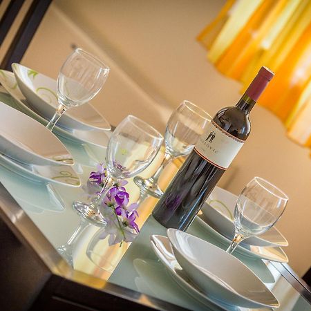 Apartments Milan Макарска Екстериор снимка