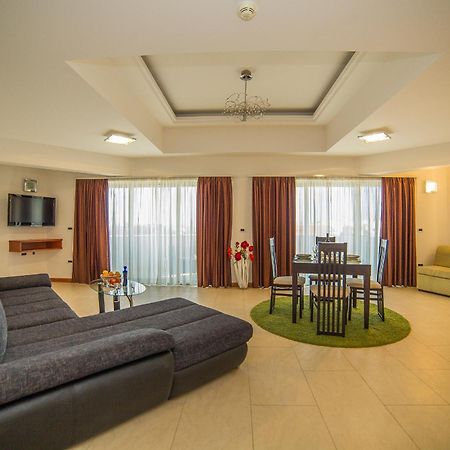 Apartments Milan Макарска Екстериор снимка