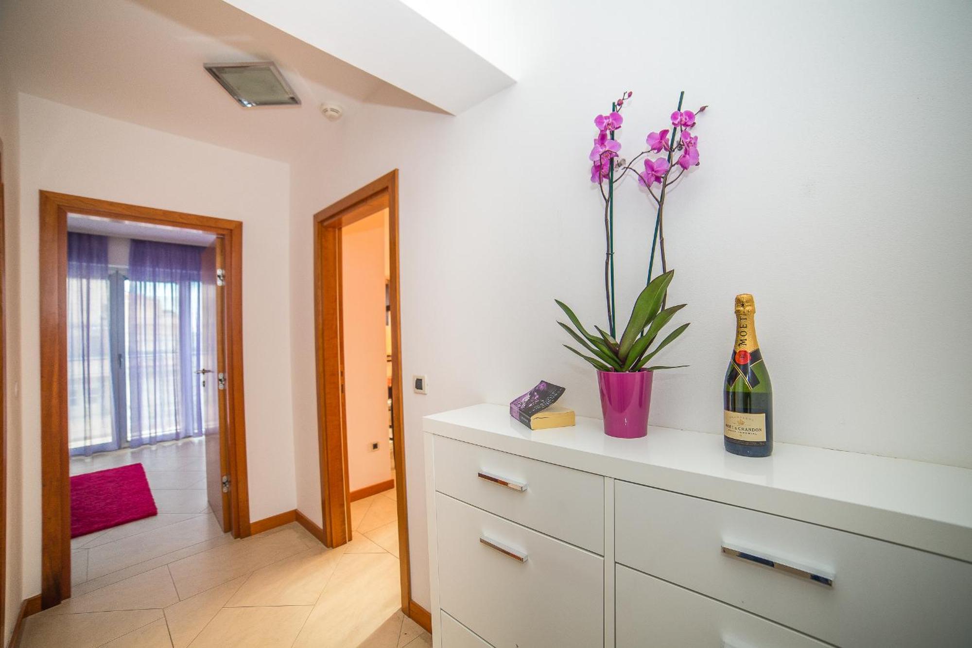 Apartments Milan Макарска Стая снимка