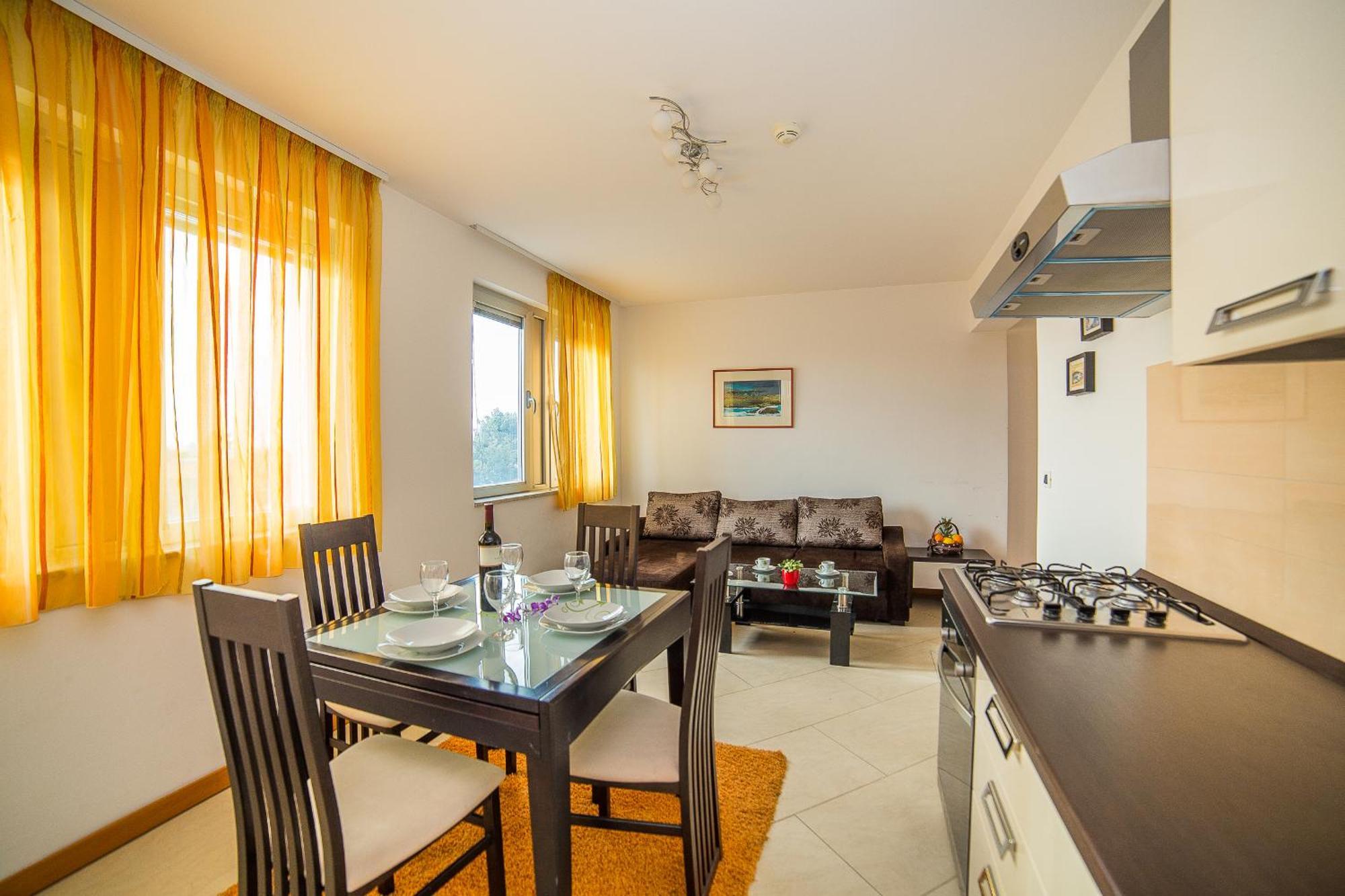 Apartments Milan Макарска Стая снимка