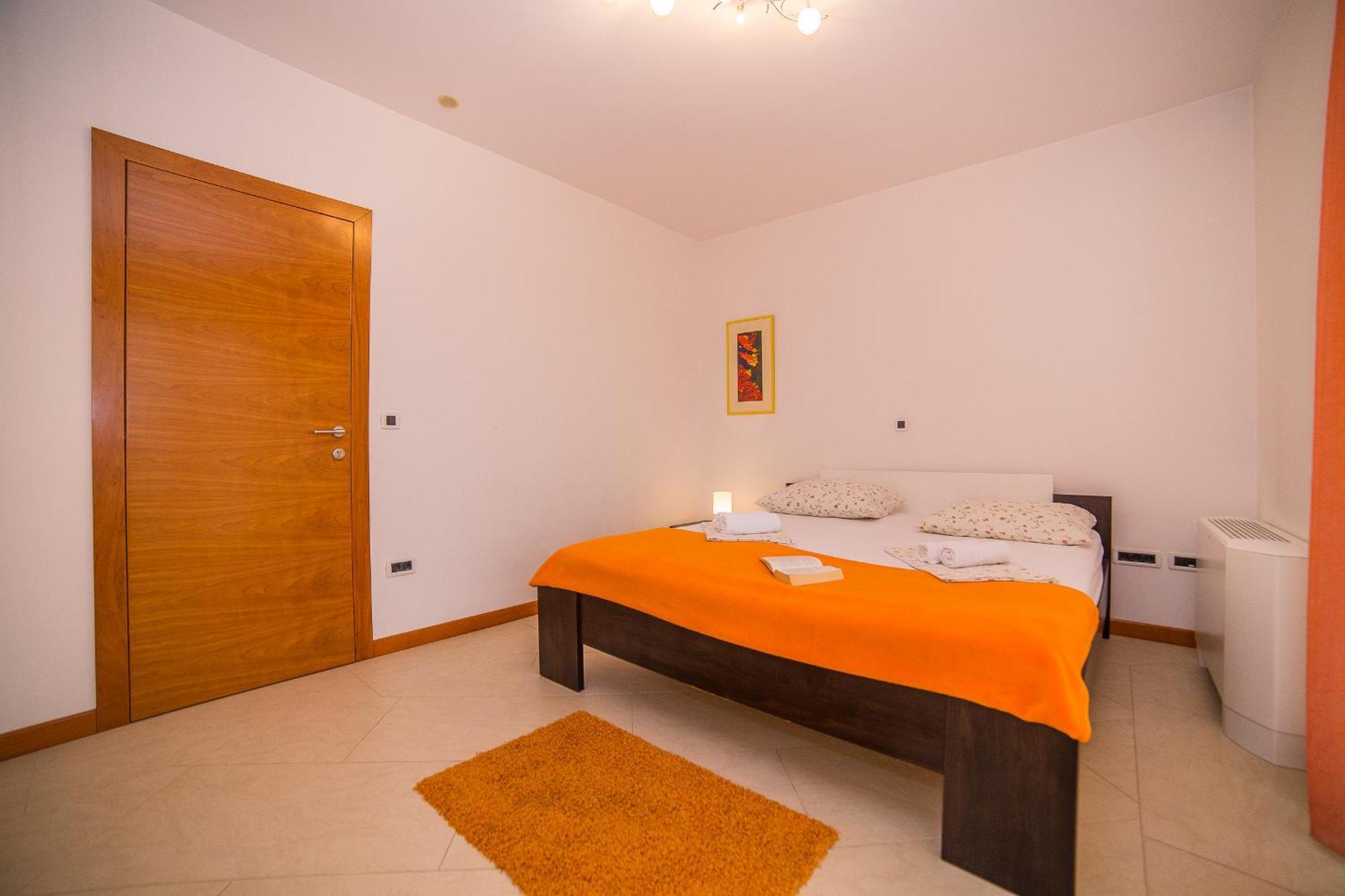 Apartments Milan Макарска Стая снимка