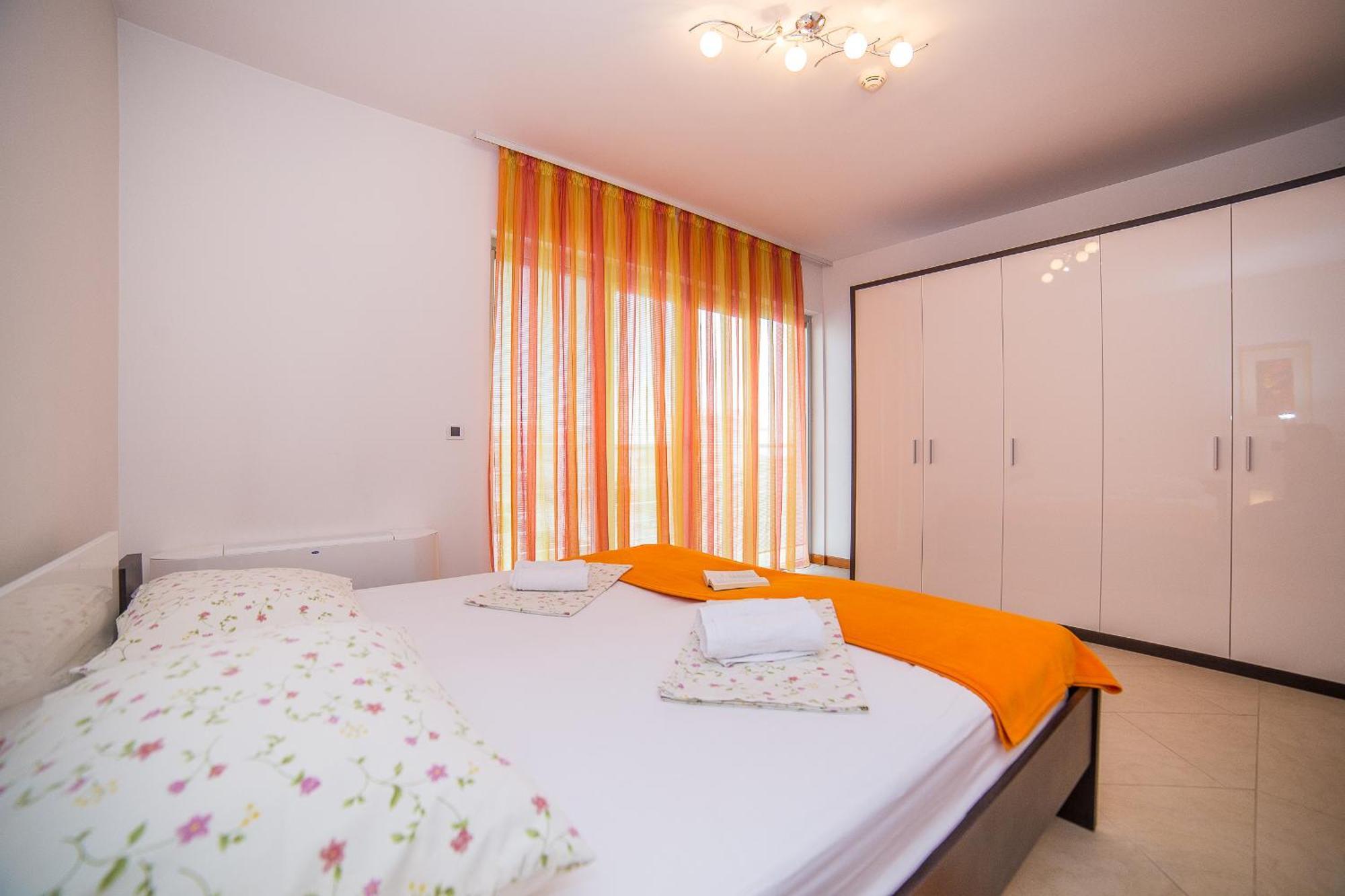 Apartments Milan Макарска Стая снимка