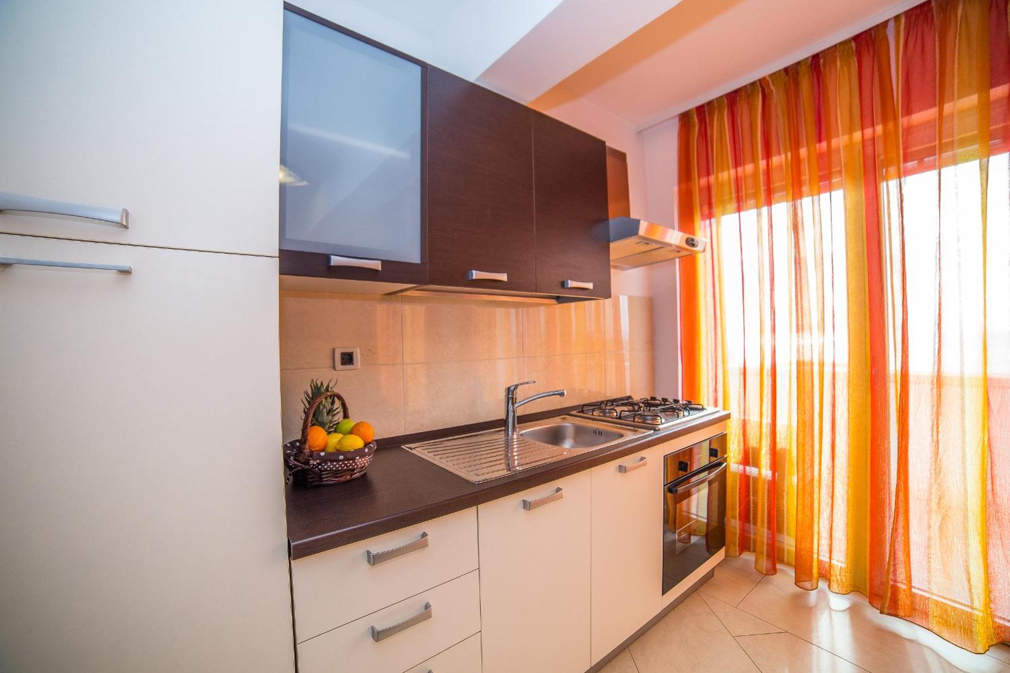 Apartments Milan Макарска Стая снимка