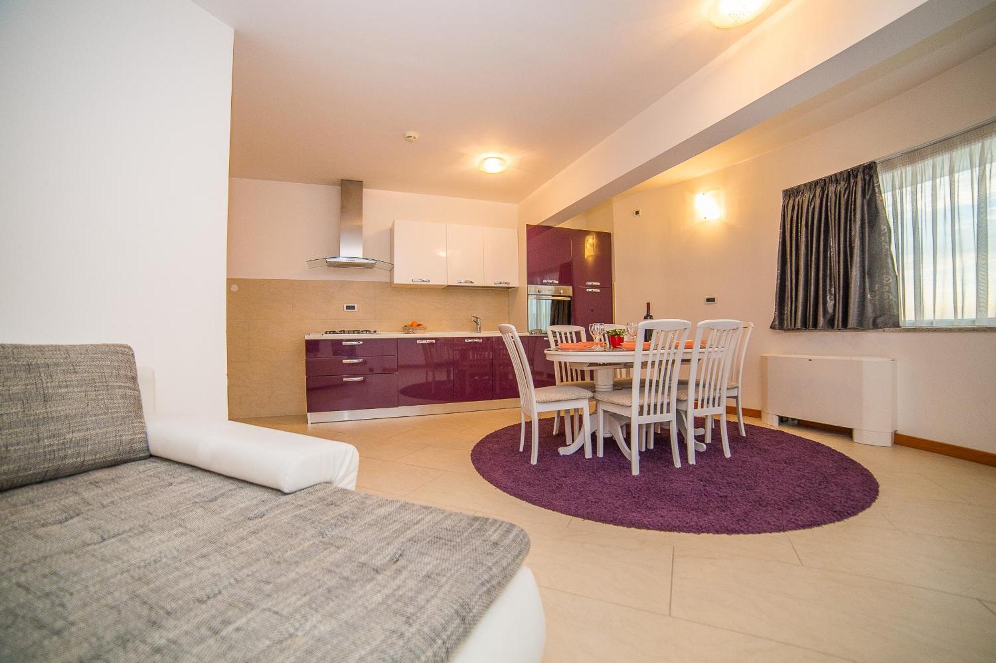 Apartments Milan Макарска Стая снимка