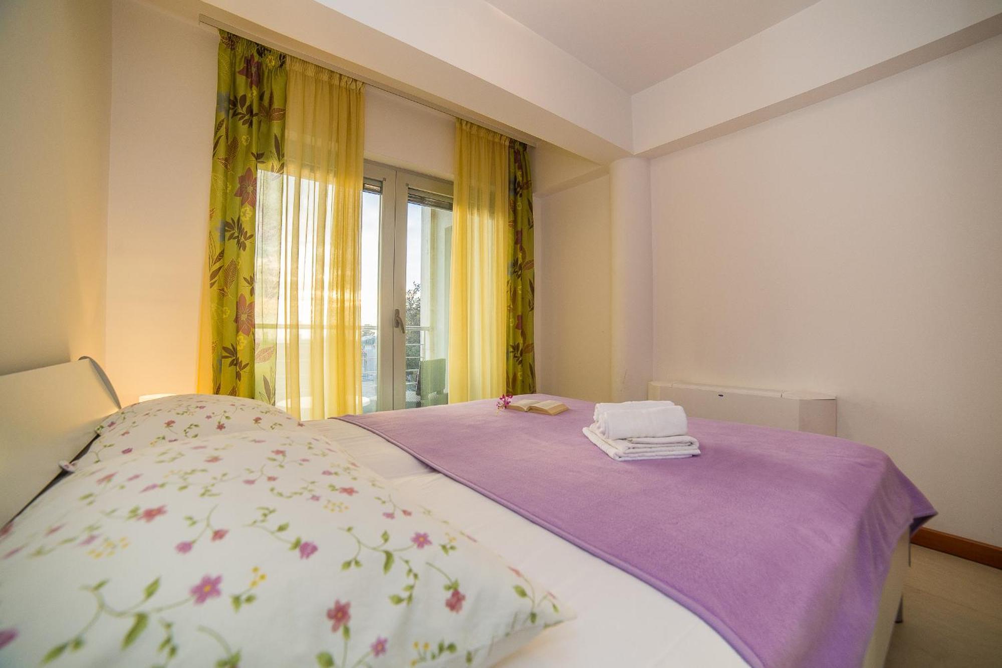 Apartments Milan Макарска Стая снимка