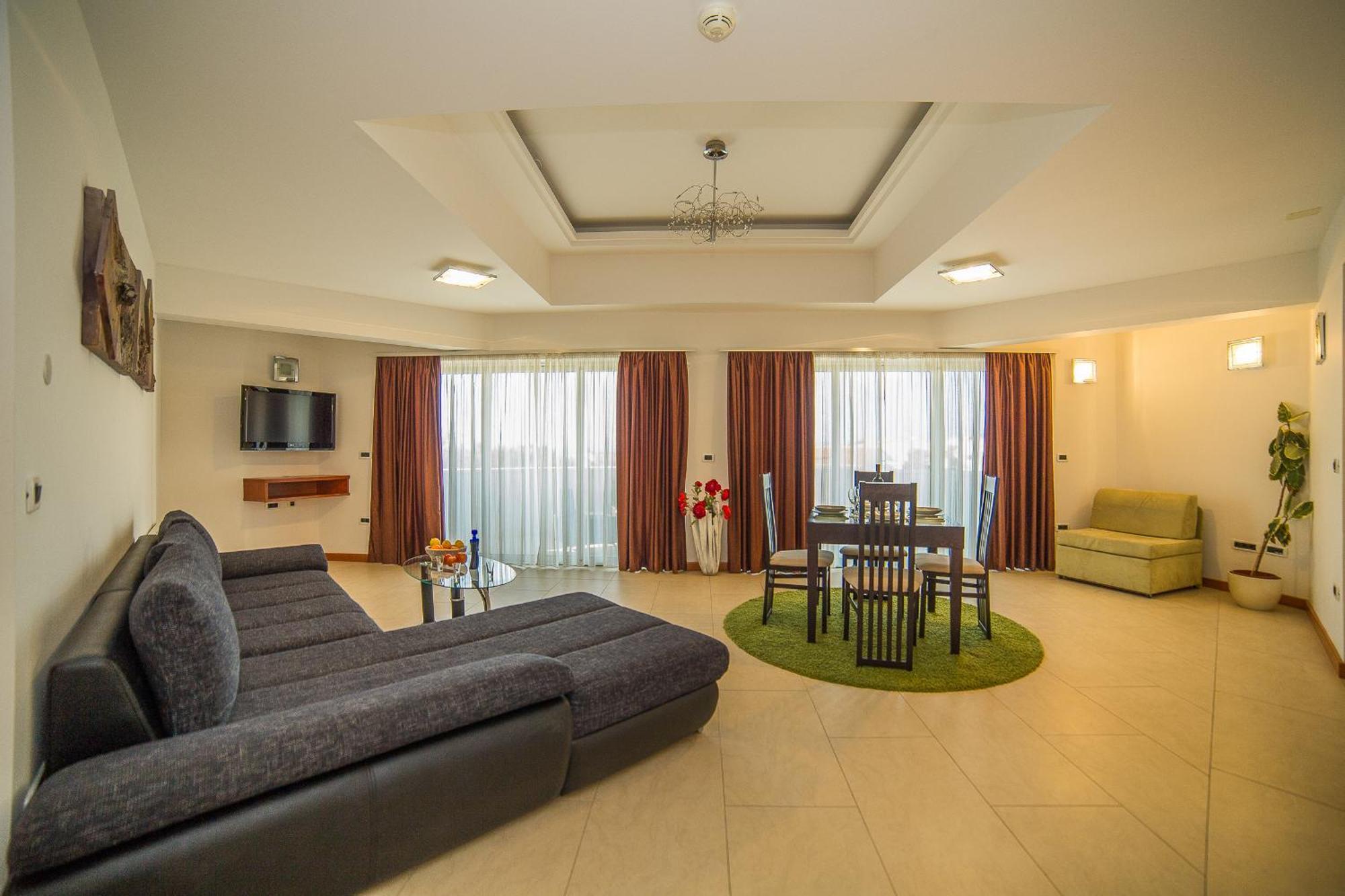 Apartments Milan Макарска Екстериор снимка