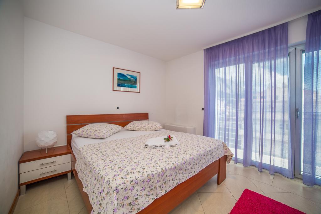 Apartments Milan Макарска Екстериор снимка