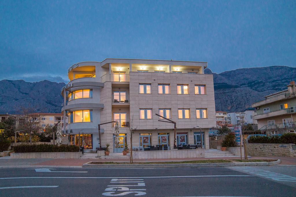 Apartments Milan Макарска Екстериор снимка