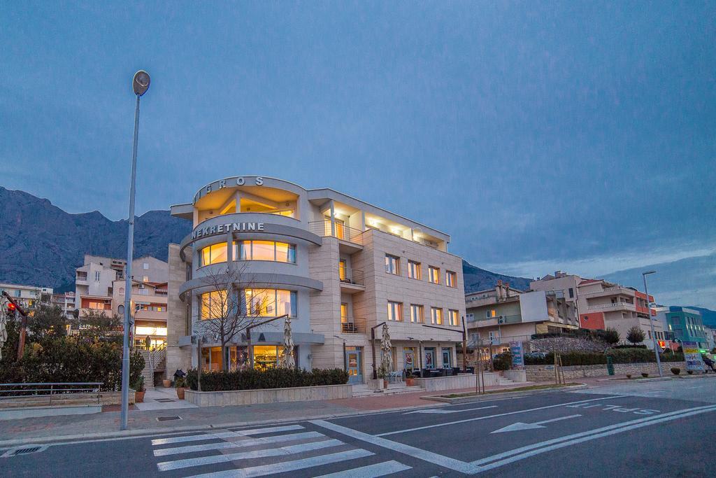Apartments Milan Макарска Екстериор снимка